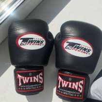 Перчатки боксерские Twins 10oz, в Санкт-Петербурге