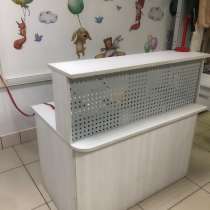 Стол ресепшен, в Кудымкаре