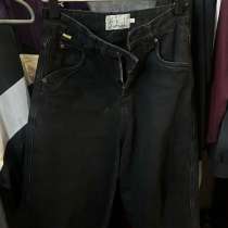Джинсы, брюки, классические, спортивные, школьные, в Хабаровске