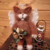 Рыжий кот-ангелок, в Москве