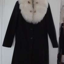 Продам женское пальто, в Архангельске