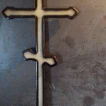 Деревянный крест на могилу, в Миассе