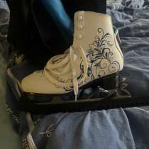 Отдам коньки за шоколадку, в Москве