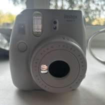 Продам Пленочный фотоаппарат instax mini, в Санкт-Петербурге