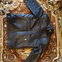 Продаю зимнюю мужскую кожаную куртку, в Тюмени