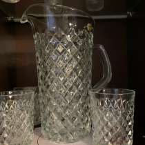 Набор из чешского толстого стекла. Кувшин и пять стаканов, в Новоуральске