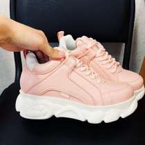 Кроссовки, в Москве