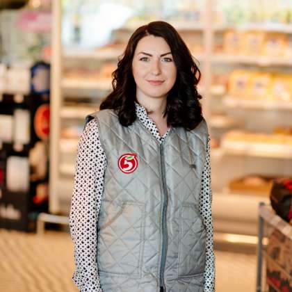 Основатель пятерочки. Сеть супермаркетов пятерочка. Директор партнер пятерочка. Директор партнер пятерочка. Директор партнер пятерочка зарплата.