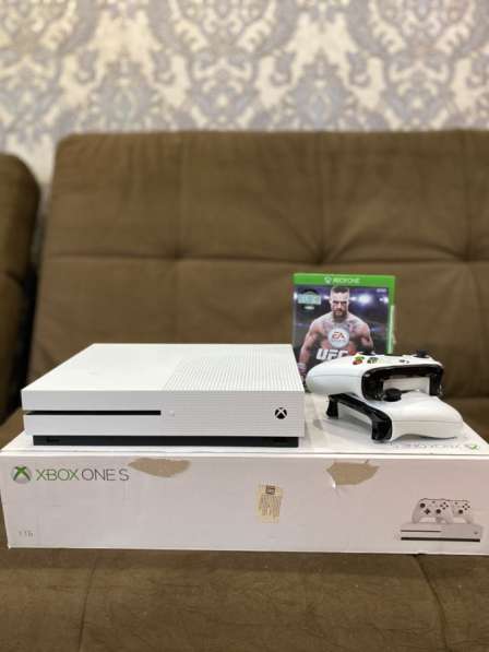 Xbox One S 1 тб