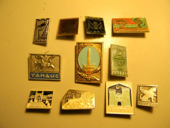 Значок. Крым:Евпатория, ТАНАИС, Царский кург,Алупка,Херсонес в фото 7