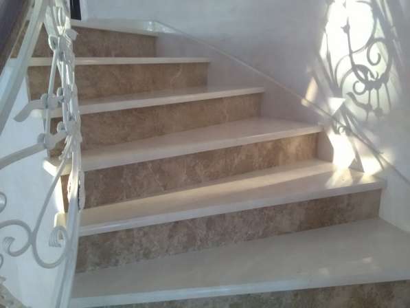 Лестницы из натурального камня мрамора и гранита в Подольске фото 17