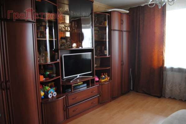 Продам двухкомнатную квартиру в Вологда.Жилая площадь 52 кв.м.Дом кирпичный.Есть Балкон. в Вологде