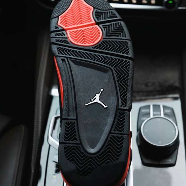 Кроссовки мужские Nike Air Jordan 4 Retro в Москве фото 3