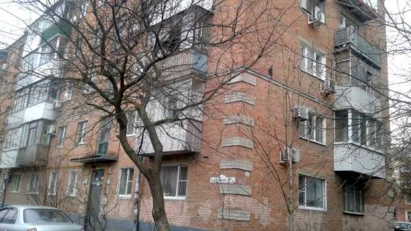 Продам трехкомнатную квартиру в Ростов-на-Дону.Жилая площадь 43 кв.м.Этаж 4.Дом кирпичный.