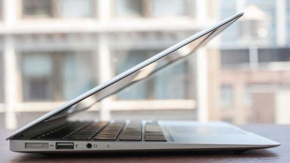 Продаю MacBook 13" (начало 2015)