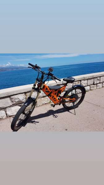 E-Bike ROBIKe bicicletta elettrica tecnologica cinetica