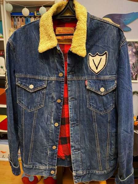 Джинсовая куртка levis