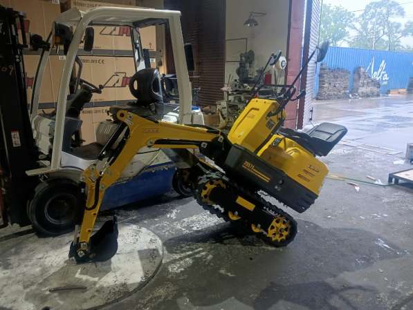 Мини-экскаватор Komatsu PC-08 в Владивостоке фото 11