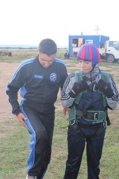 Прыжок с парашютом с инструктором в Иркутске