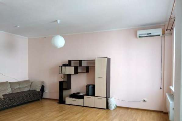 Продам однокомнатную квартиру в Краснодар.Жилая площадь 38 кв.м.Этаж 13.Дом кирпичный.