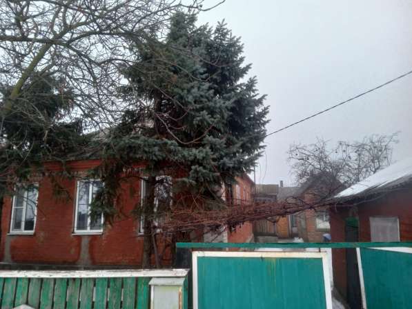 Продается дом кирпичный в хорошем состоянии недорого в Новошахтинске