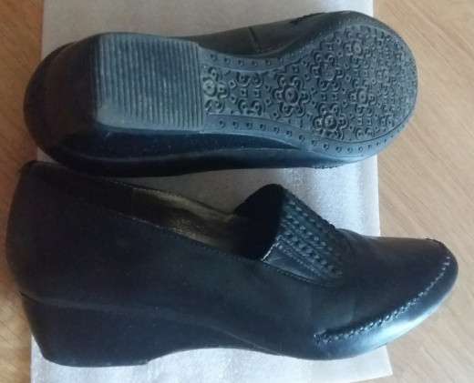 Туфли женские черные кожаные 36 размер, б. у. 2 раза