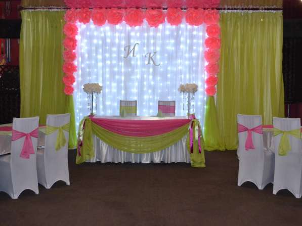Оформление свадебного зала тканями, цветами, шарами в Пензе фото 3
