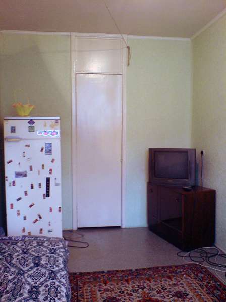 Сдам комнату в 2-х ком. квартире в Роще девушке в Красноярске