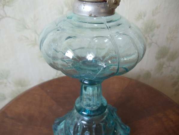 Керосиновая лампа из цветного голубого стекла конец 18 в в Ростове-на-Дону