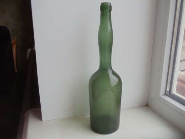 Царизм старинная бутылка зелёная с тонким пузатым горлышком