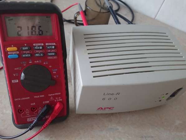 Стабилизатор напряжения APC Line-R в Челябинске фото 15