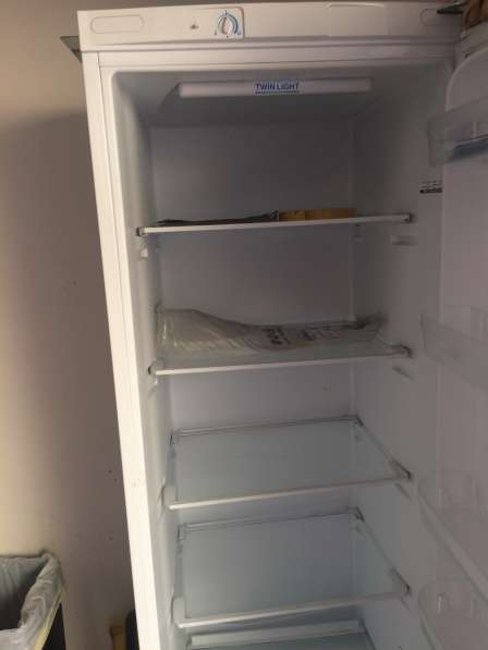 Холодильник Indesit в 