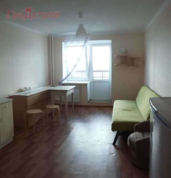Продам однокомнатную квартиру в Вологда.Жилая площадь 26 кв.м.Дом кирпичный.Есть Балкон.