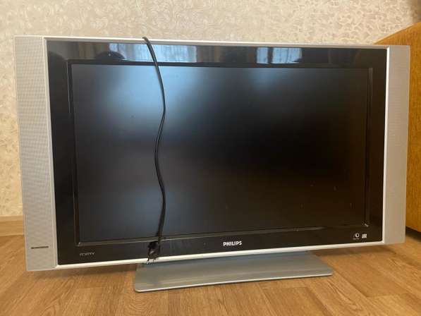 Телевизор Philips 32PF7320