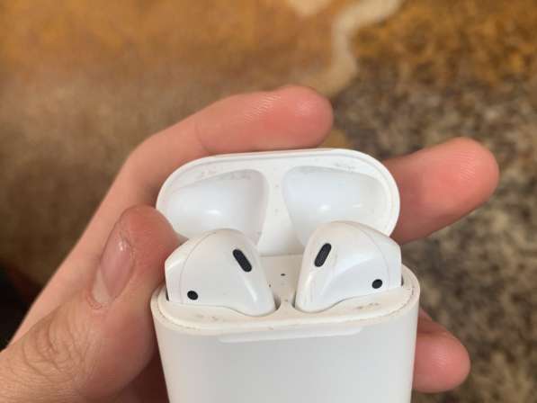 Apple AirPods 2 series