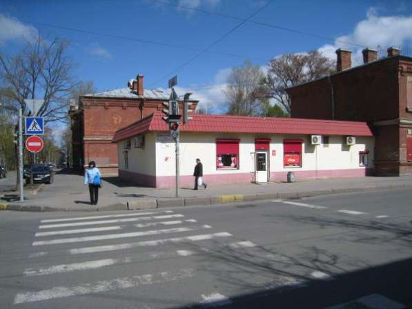 Магазин в г. Ломоносове (с земельным участком) в Санкт-Петербурге