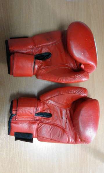 Перчатки боксёрские в 