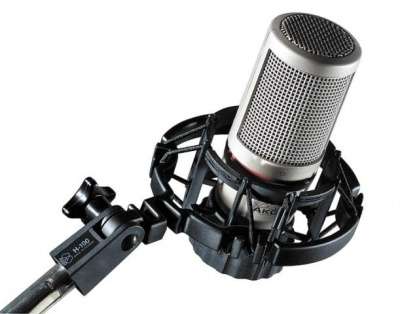 Продаётся микрофон AKG C2000B