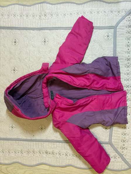 Куртка на девочку 98р