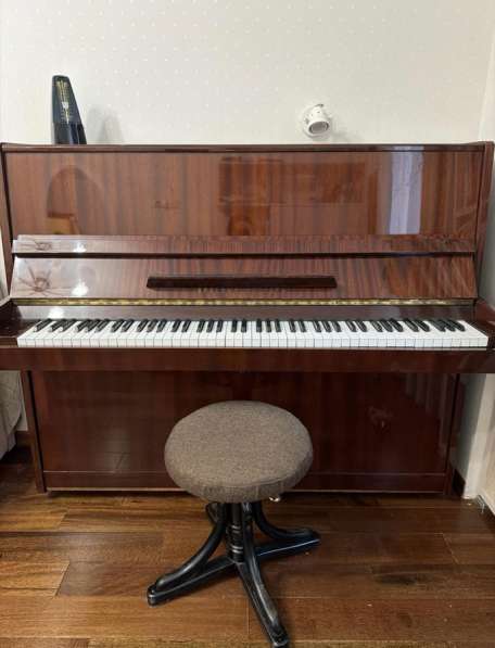 Пианино «Красный октябрь» в Санкт-Петербурге