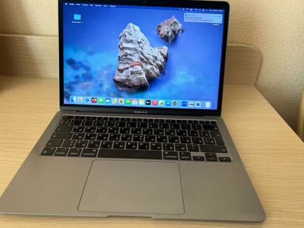 Mac book air m 1 8/256 gb