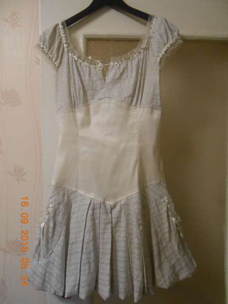 Платье женское белое бежевое новое в фото 4