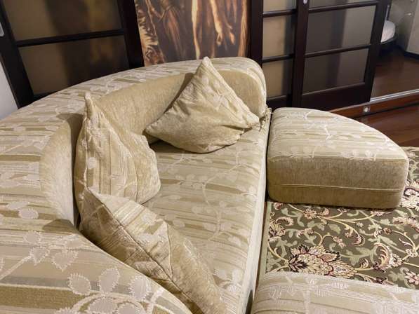 Круглая диван-кровать с пуфиками в Реутове фото 9