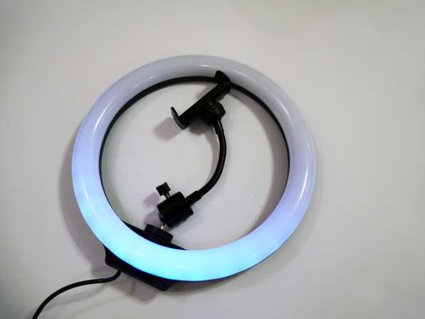 Кольцевая LED лампа RGB MJ26 26см 1 крепл. тел USB в фото 3