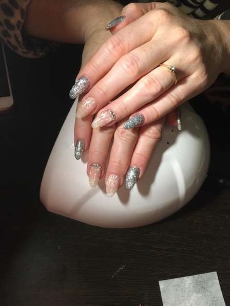 Маникюр в Москве