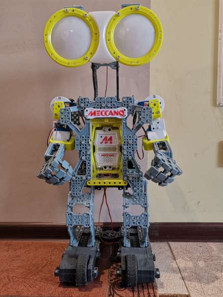 Робот Meccano