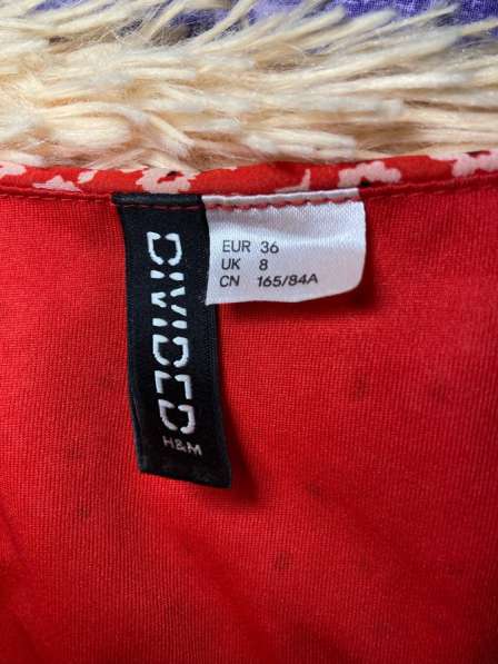 Красное платье, покупала в H&M в Кургане