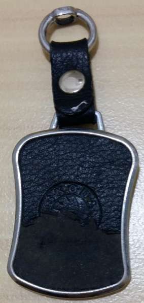 Кожаный брелок для ключей автомобиля SKODA в Сыктывкаре