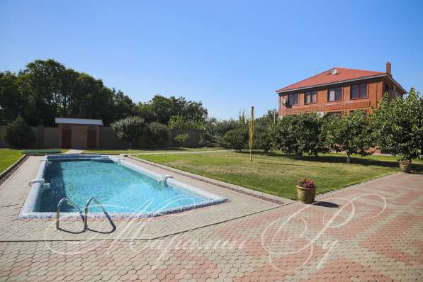 Продам коттедж в Ростов-на-Дону.Жилая площадь 400 кв.м.