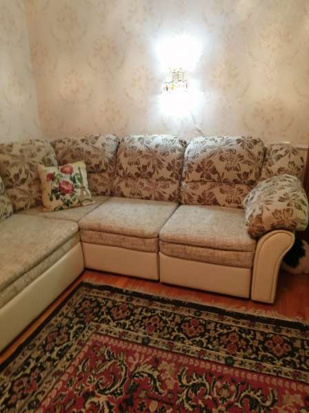 Продаётся угловой диван и кресло в Пятигорске